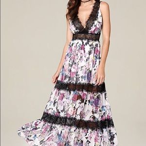🌟NEVER WORN🌟 Bebe floral tiered maxi dress